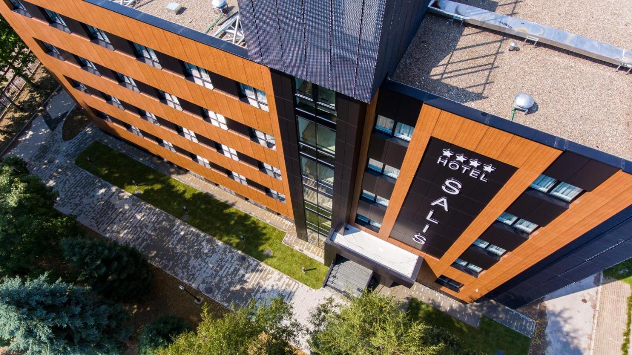 Hotel Salis Τούζλα Εξωτερικό φωτογραφία