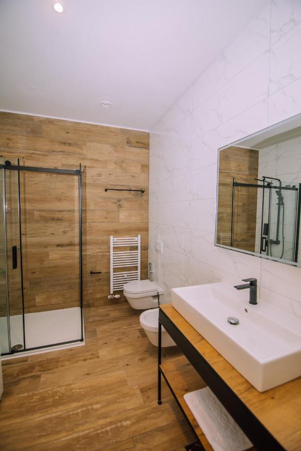 Hotel Salis Τούζλα Εξωτερικό φωτογραφία